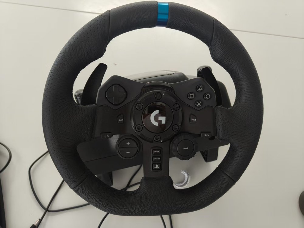 CommonRoad-Game: A Human-in-the-Loop Simulation Framework for Autonomous Driving Figure 1